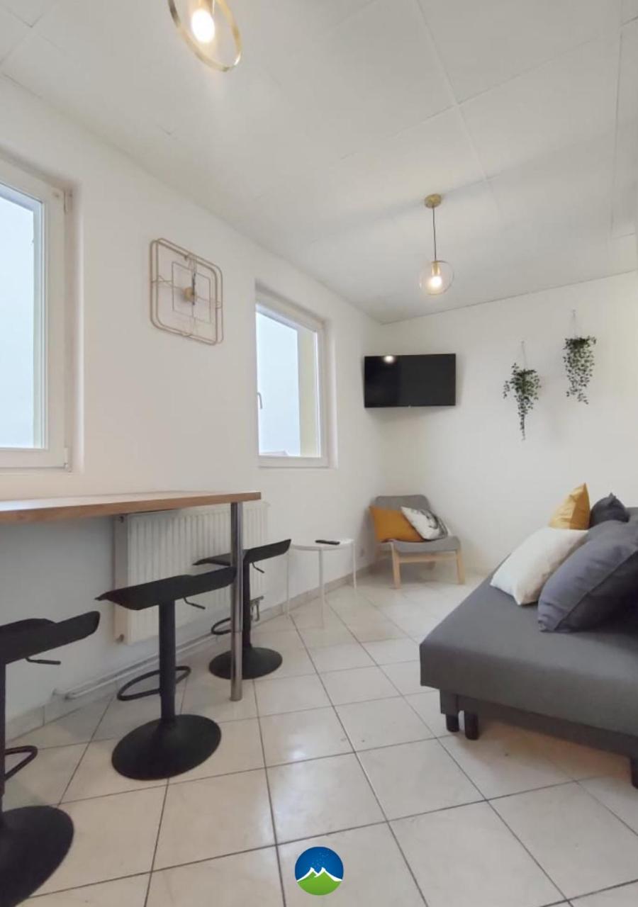 3 Appts - 3 A 7 Lits - Parfait 6 A 10 Pers - Max 26 Pers - 1 Immeuble - Convivialite, Rentabilite ------ English - 3 Apts - 3 To 7 Beds - Ideal For 6 To 10 Guests - Up To 26 - Same Building - Friendly, Flexible Hettange-Grande Экстерьер фото